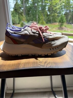 Reebok Beige and Purple Women's Platform Sneaker with Pink Laces